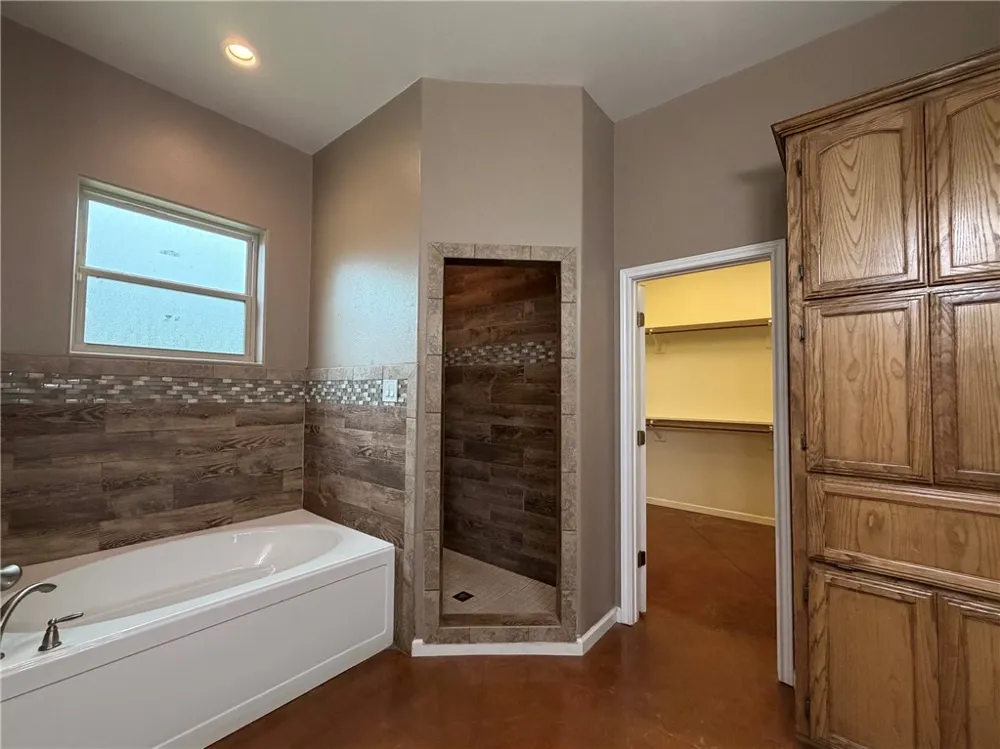 270 County Road 1044 Kingsville, TX 78363