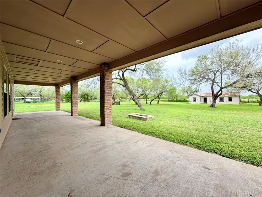 270 County Road 1044 Kingsville, TX 78363