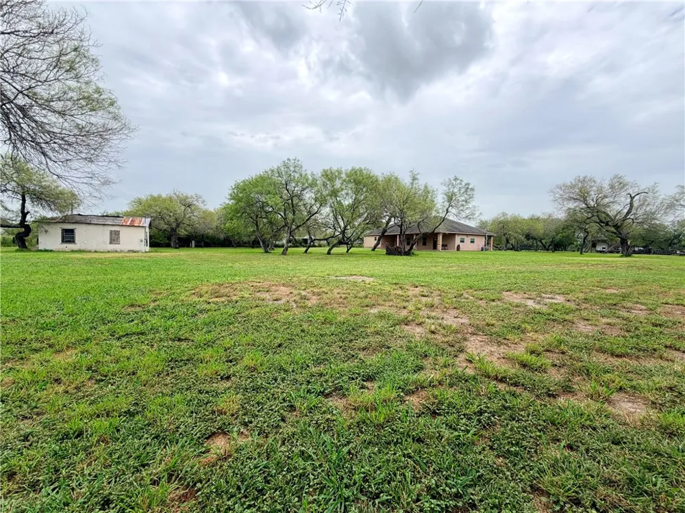 270 County Road 1044 Kingsville, TX 78363