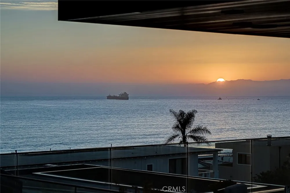 2417 Crest Manhattan Beach, CA 90266