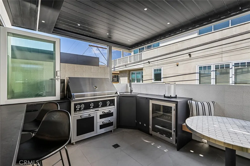 2417 Crest Manhattan Beach, CA 90266