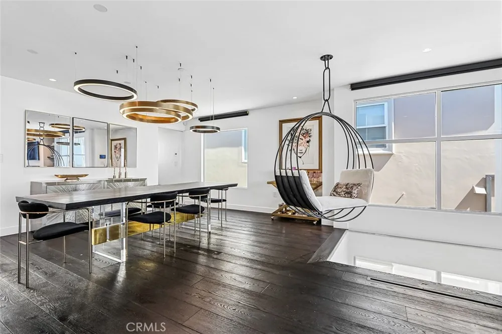 2417 Crest Manhattan Beach, CA 90266