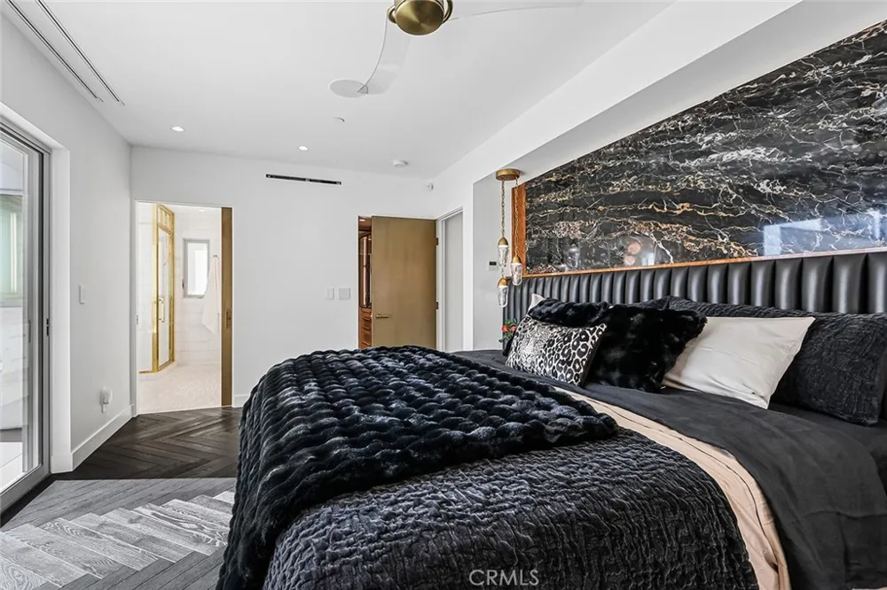 2417 Crest Manhattan Beach, CA 90266