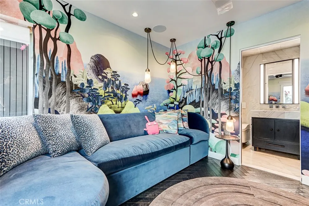 2417 Crest Manhattan Beach, CA 90266