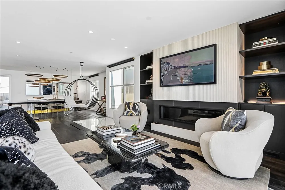 2417 Crest Manhattan Beach, CA 90266