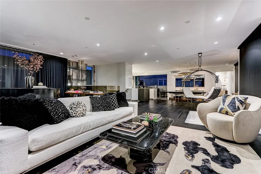 2417 Crest Manhattan Beach, CA 90266
