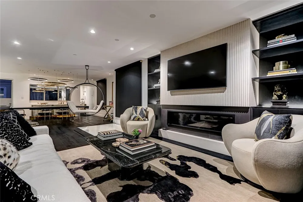 2417 Crest Manhattan Beach, CA 90266