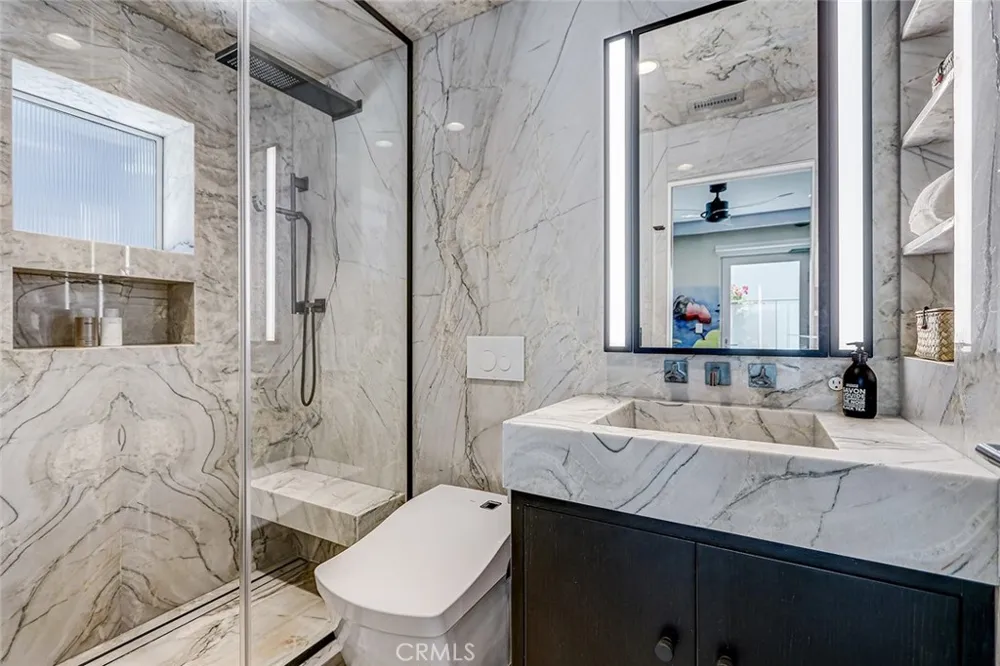 2417 Crest Manhattan Beach, CA 90266
