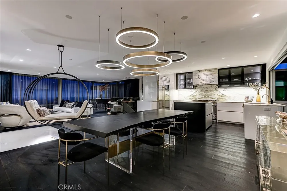 2417 Crest Manhattan Beach, CA 90266