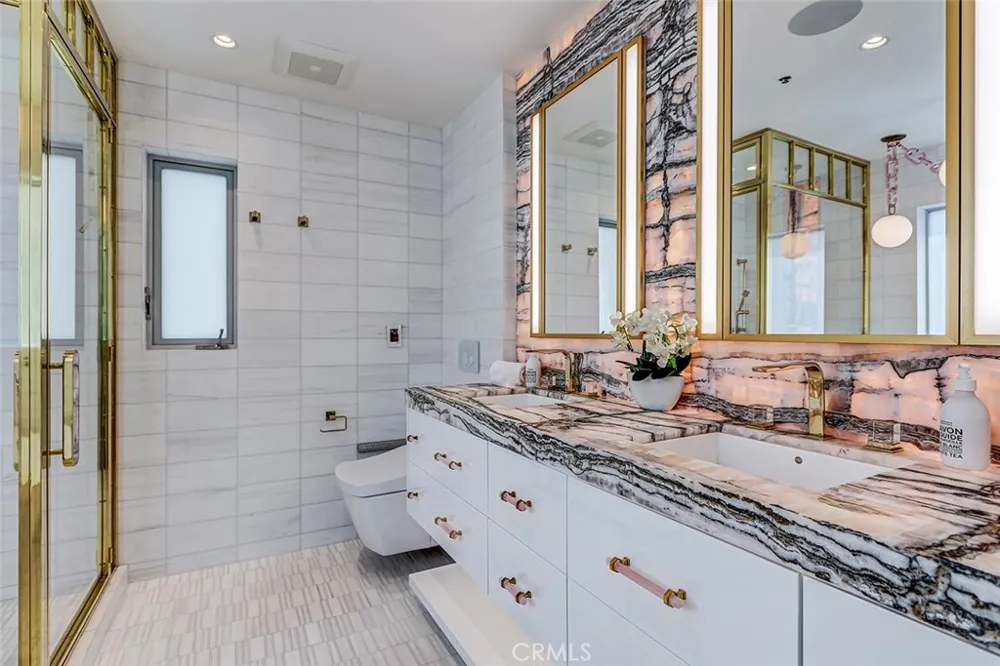 2417 Crest Manhattan Beach, CA 90266