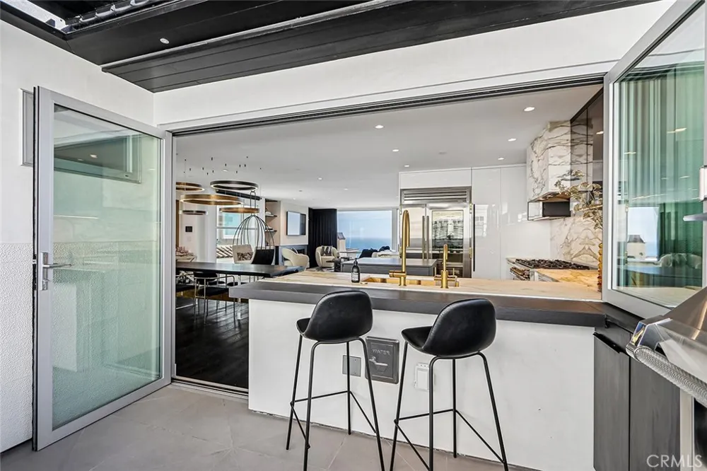 2417 Crest Manhattan Beach, CA 90266