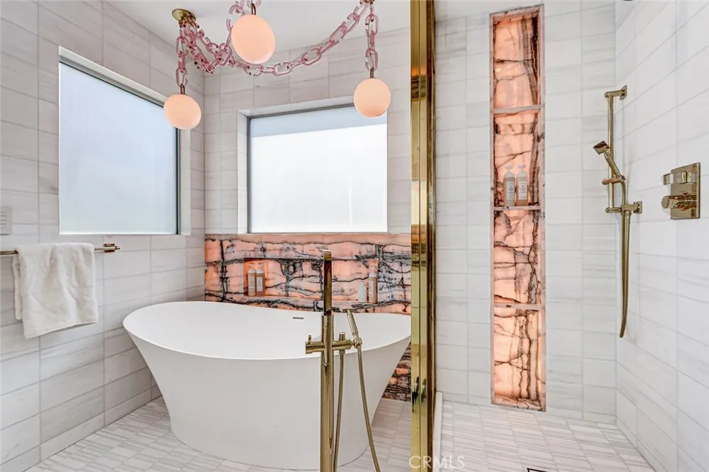 2417 Crest Manhattan Beach, CA 90266