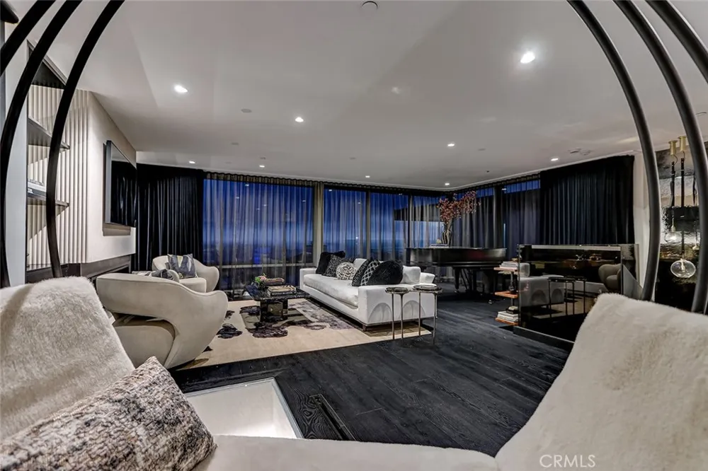 2417 Crest Manhattan Beach, CA 90266