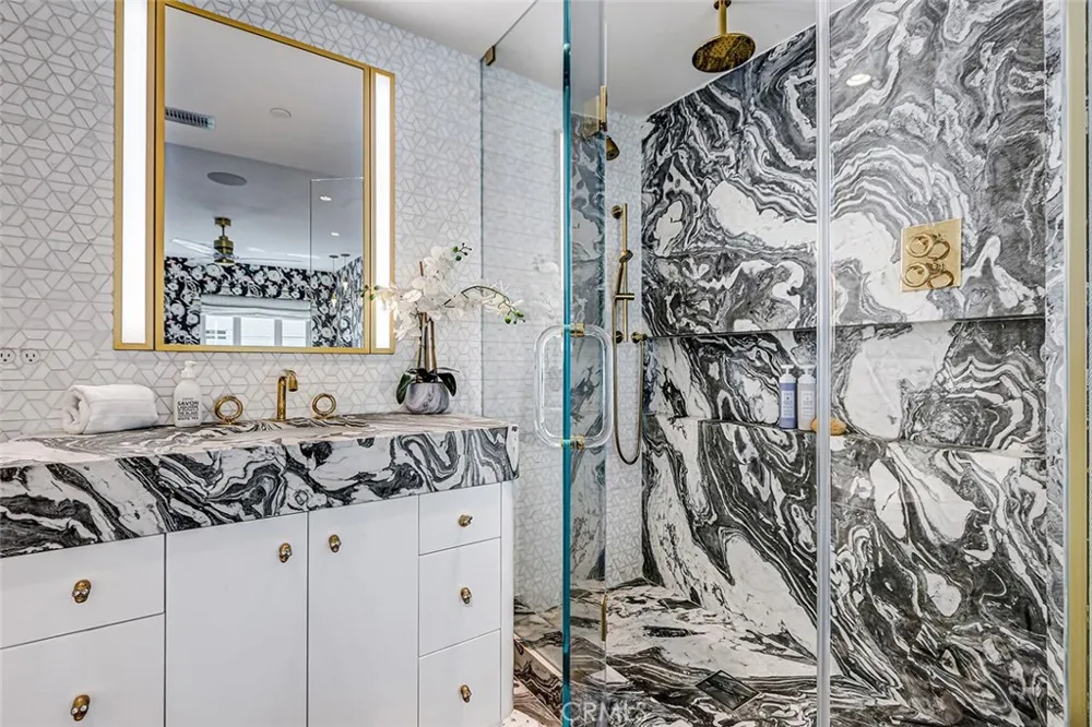 2417 Crest Manhattan Beach, CA 90266