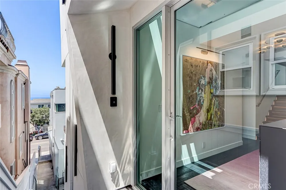 2417 Crest Manhattan Beach, CA 90266