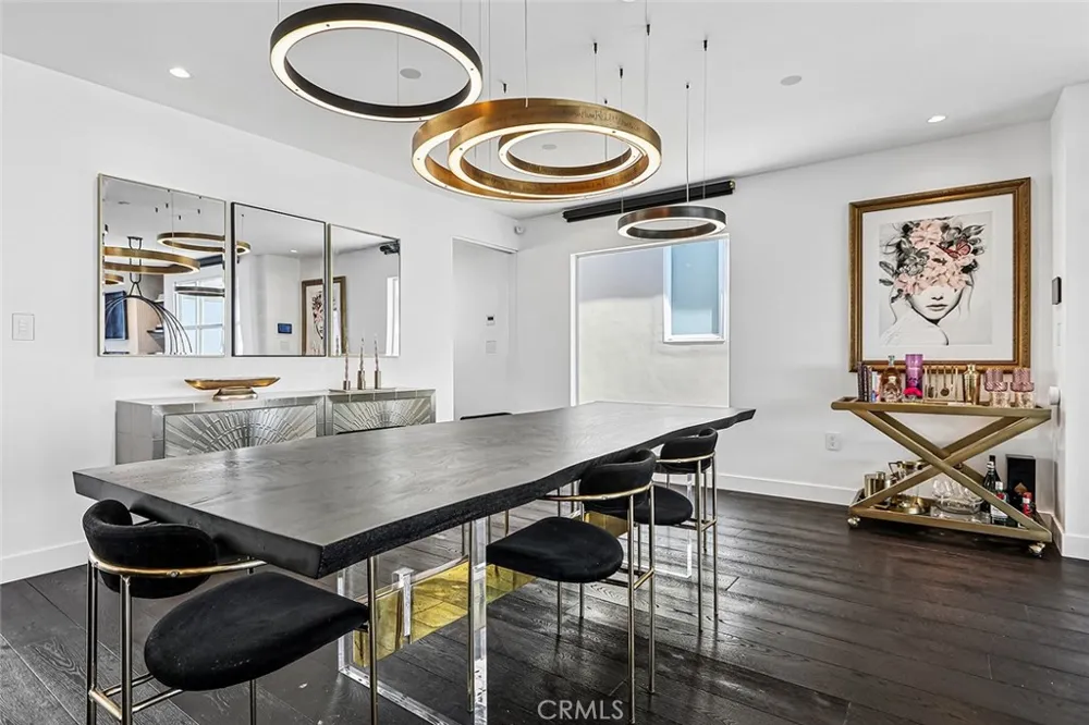 2417 Crest Manhattan Beach, CA 90266