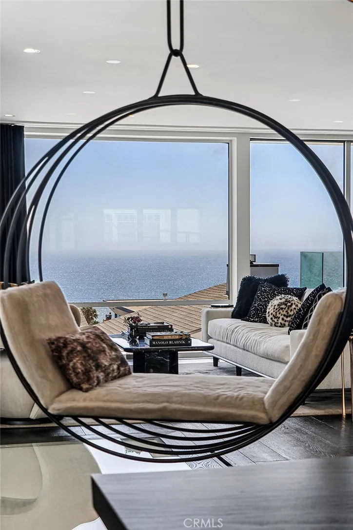 2417 Crest Manhattan Beach, CA 90266