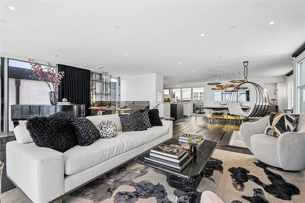 2417 Crest Manhattan Beach, CA 90266