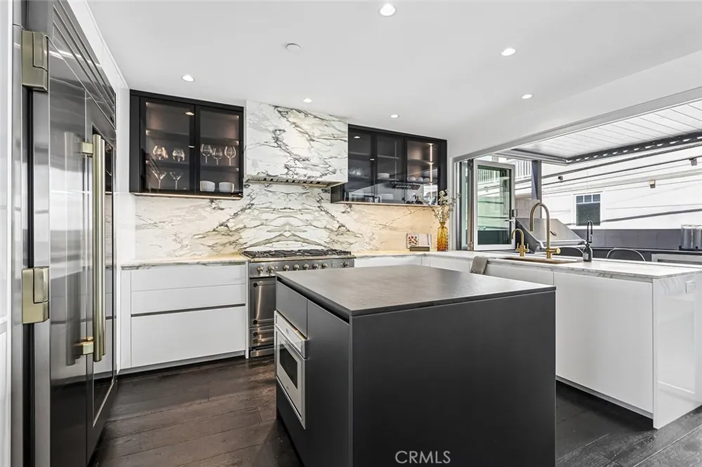 2417 Crest Manhattan Beach, CA 90266