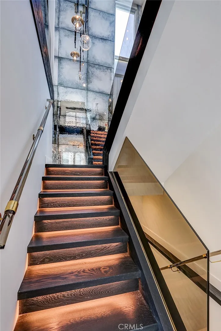 2417 Crest Manhattan Beach, CA 90266