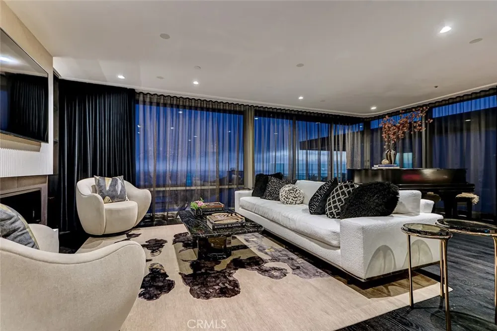 2417 Crest Manhattan Beach, CA 90266