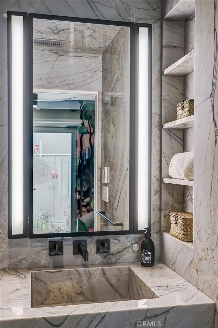 2417 Crest Manhattan Beach, CA 90266