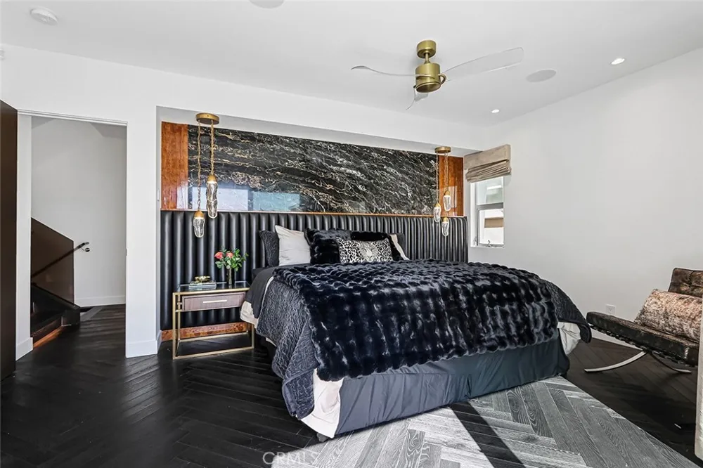 2417 Crest Manhattan Beach, CA 90266