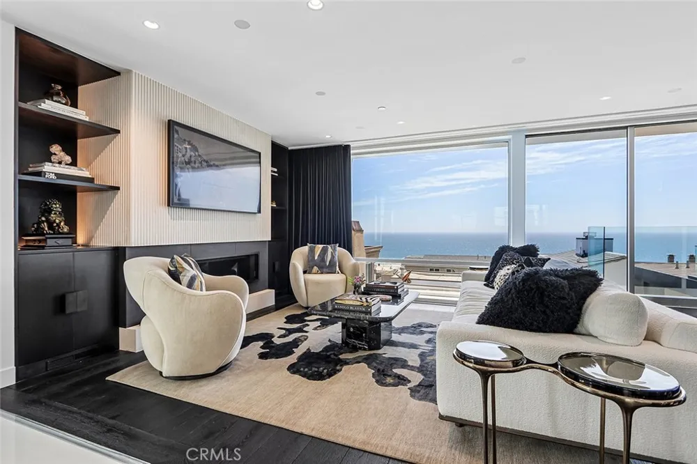 2417 Crest Manhattan Beach, CA 90266