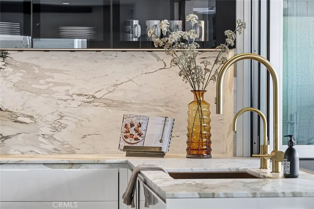 2417 Crest Manhattan Beach, CA 90266