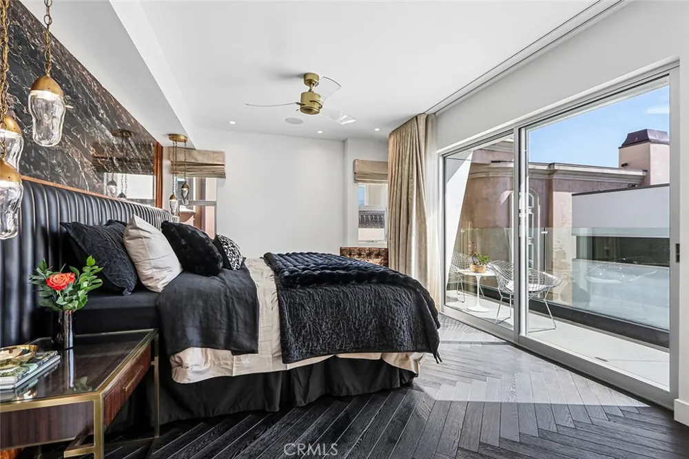 2417 Crest Manhattan Beach, CA 90266