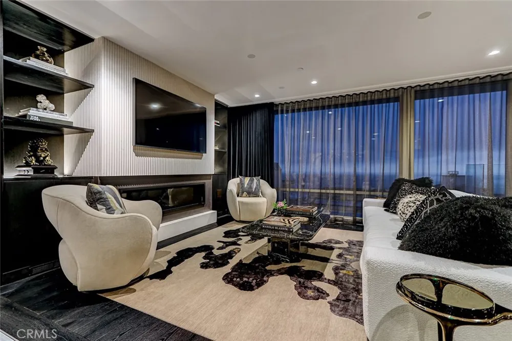 2417 Crest Manhattan Beach, CA 90266