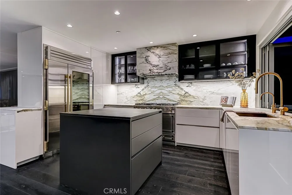 2417 Crest Manhattan Beach, CA 90266