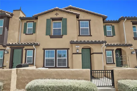 3909 E Carmel Privado