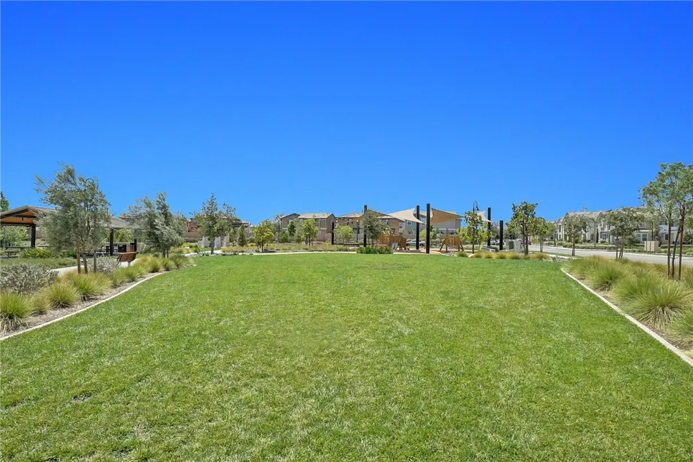 3909 E Carmel Privado Ontario, CA 91761