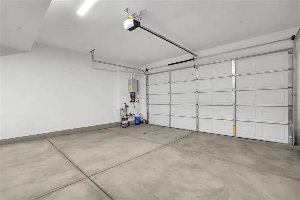 3909 E Carmel Privado Ontario, CA 91761
