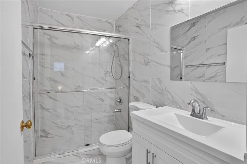 8828 Burnet Ave #9 North Hills, CA 91343