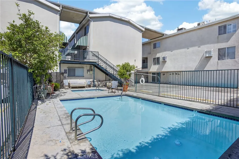 8828 Burnet Ave #9 North Hills, CA 91343
