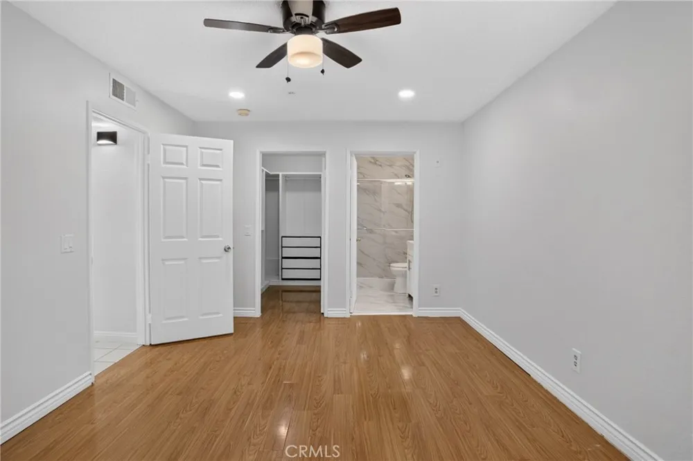 8828 Burnet Ave #9 North Hills, CA 91343