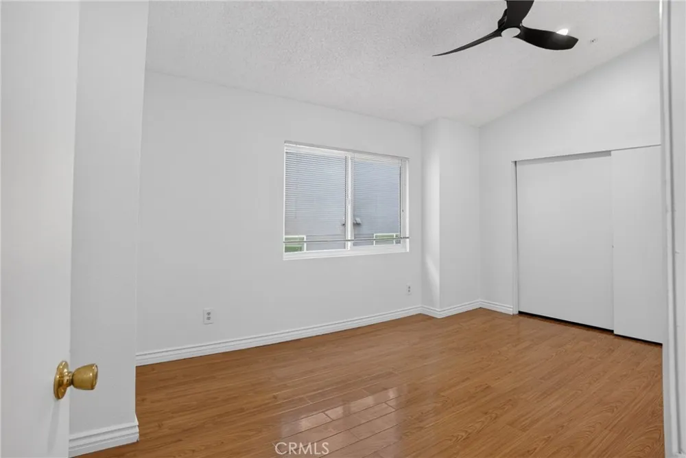 8828 Burnet Ave #9 North Hills, CA 91343