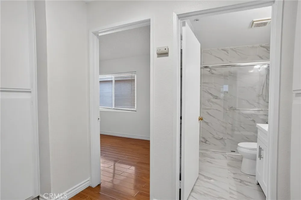 8828 Burnet Ave #9 North Hills, CA 91343