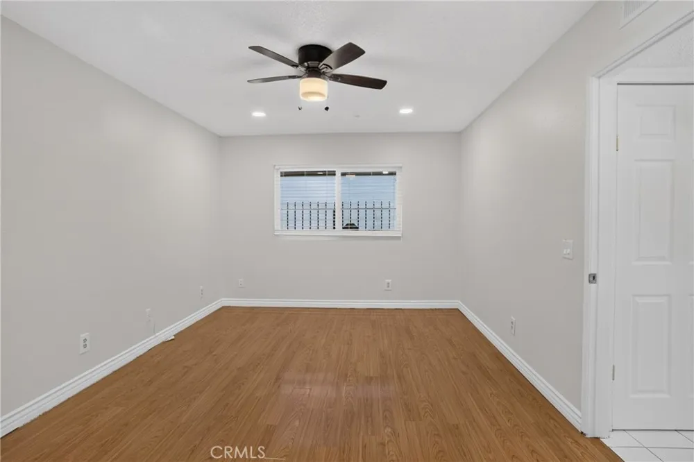 8828 Burnet Ave #9 North Hills, CA 91343