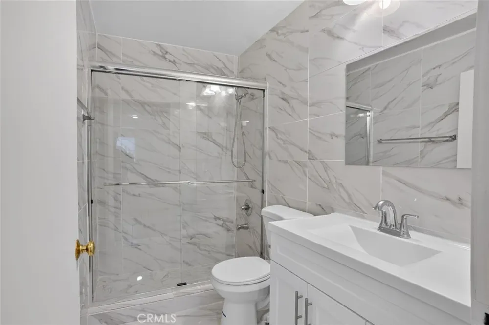8828 Burnet Ave #9 North Hills, CA 91343