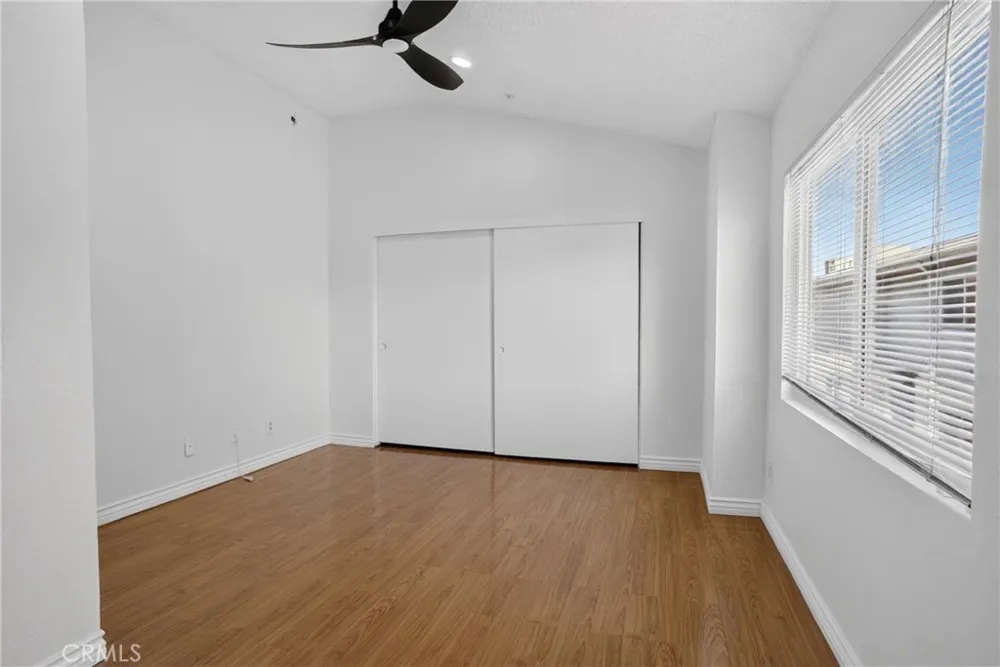8828 Burnet Ave #9 North Hills, CA 91343