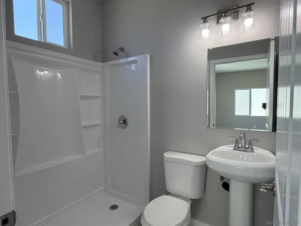 5370 Nutmeg St Oak Park, CA 92105