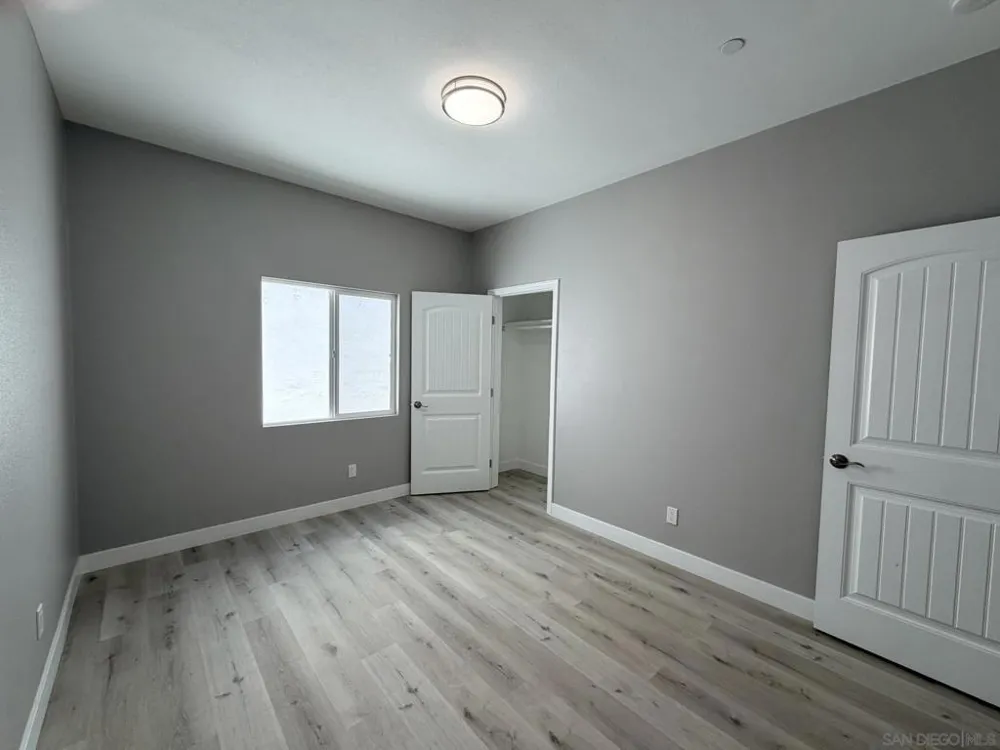 5370 Nutmeg St Oak Park, CA 92105