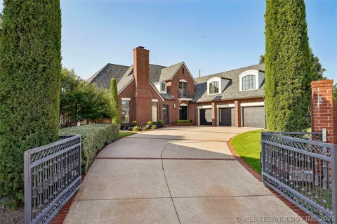 14813 Hollyhock Drive