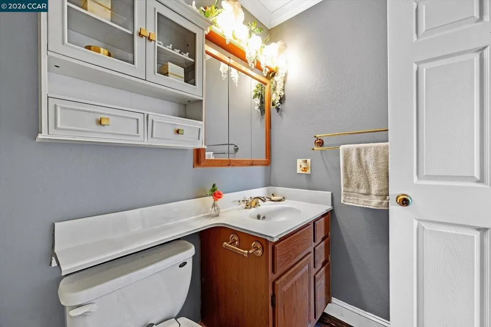 552 Redwood Dr Vacaville, CA 95687