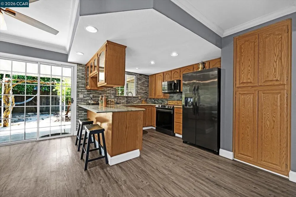 552 Redwood Dr Vacaville, CA 95687