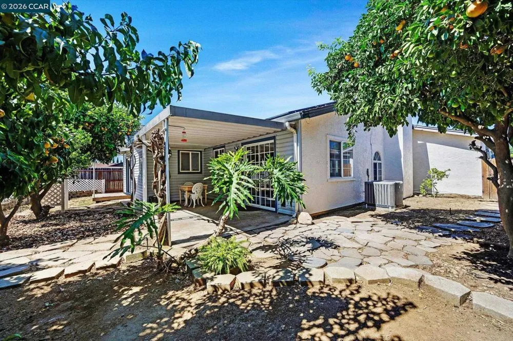 552 Redwood Dr Vacaville, CA 95687
