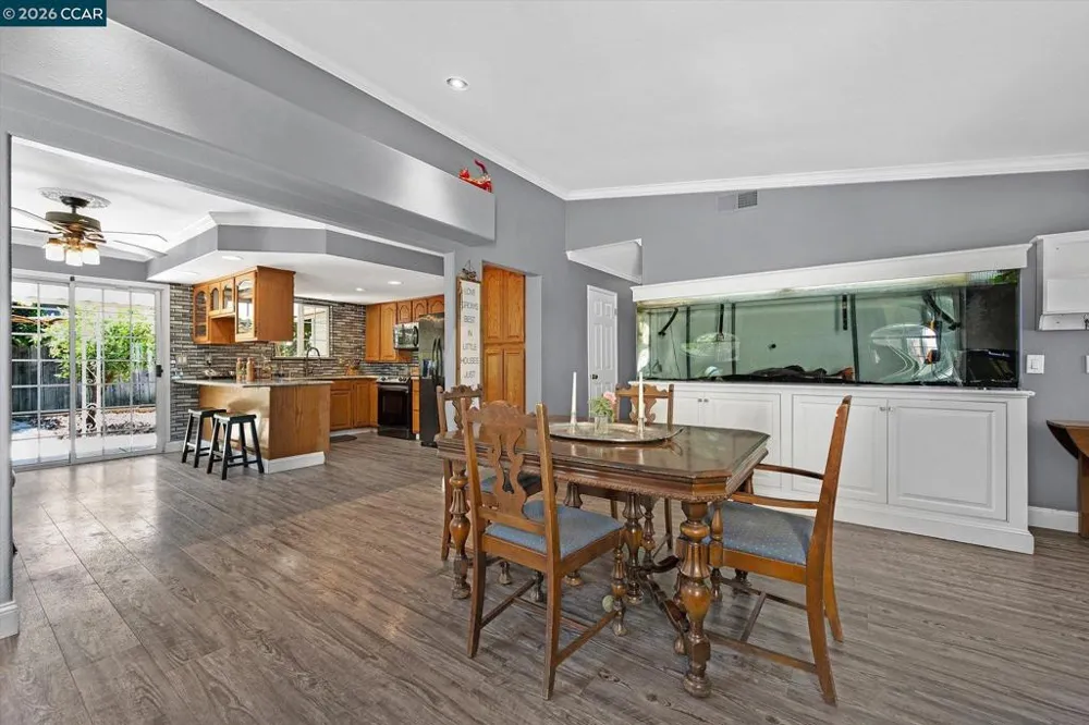 552 Redwood Dr Vacaville, CA 95687